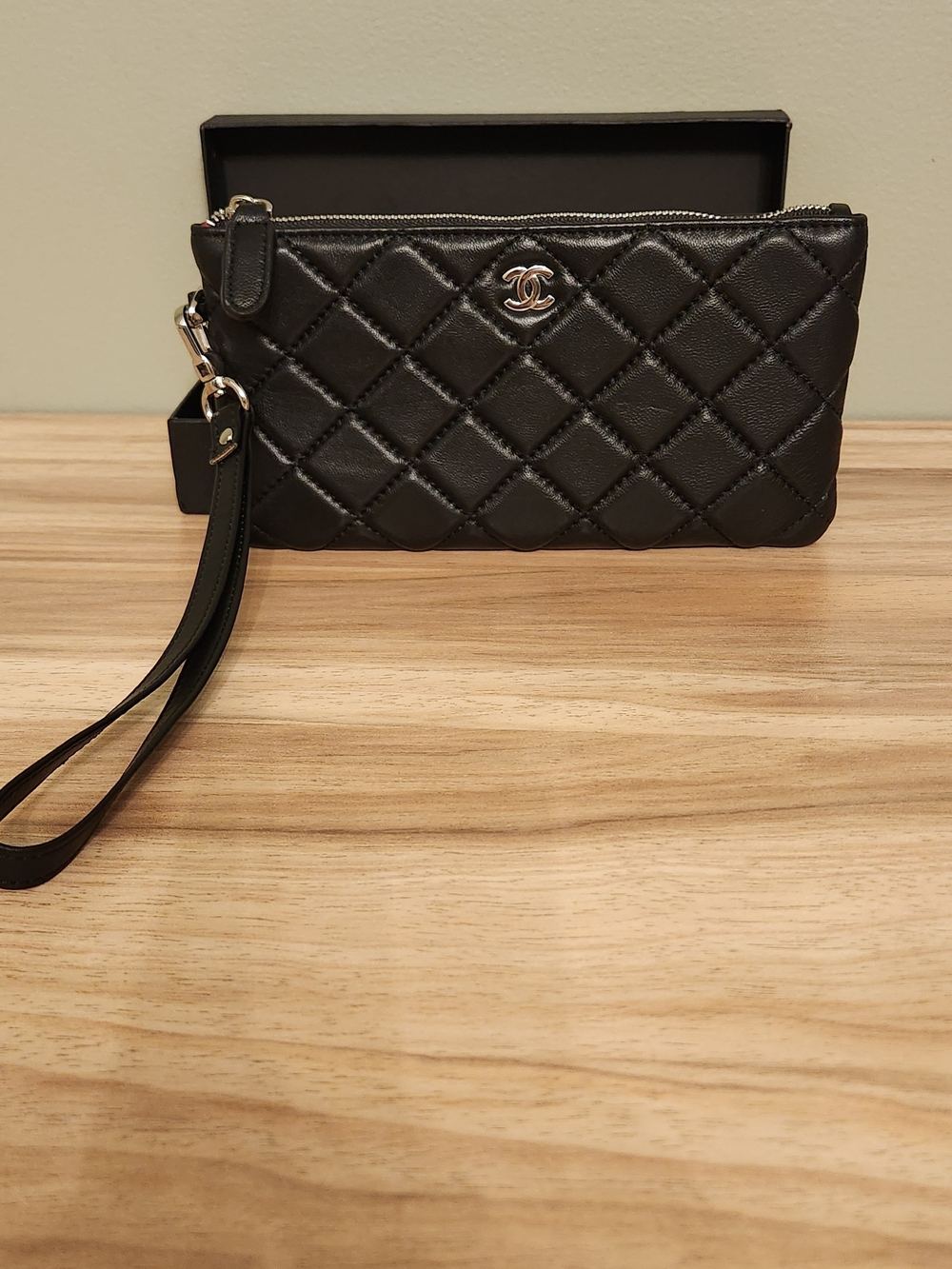 Quilted Wristlet Clutch in Black